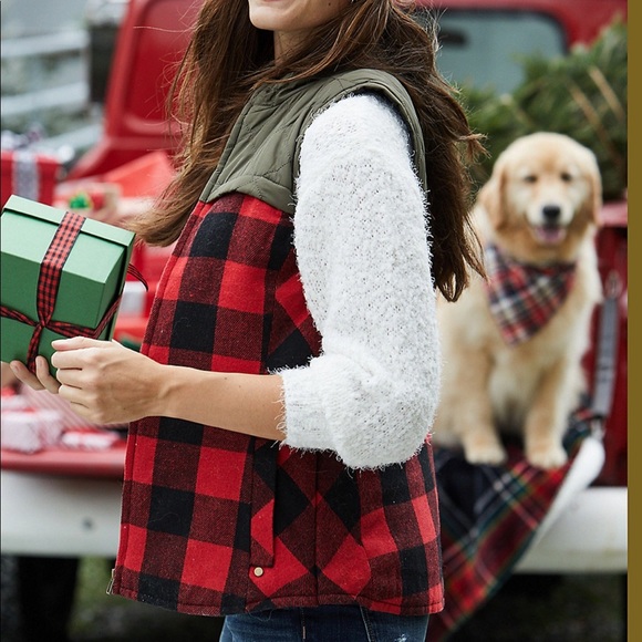 XS Red Buffalo Plaid Flannel Puffer Zip Up Vest - Picture 7 of 14